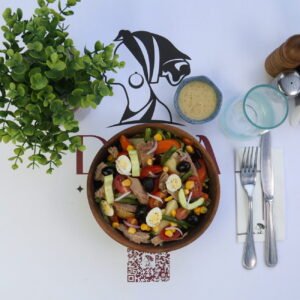 Salade Niçoise au Poulet – Salade fraîche et complète à Dada Cuisine Agadir